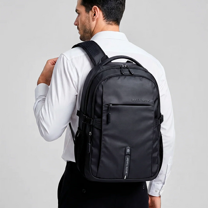Mochila Escolar y Universitaria Reforzada Essential CARGUE - Vista 3